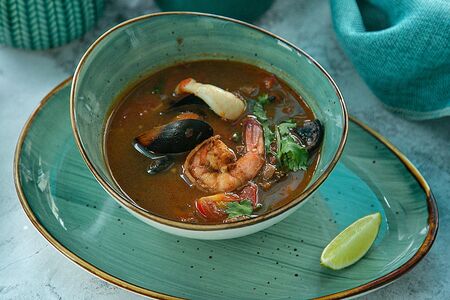 Мексиканский том ям в стиле Кальдо де Марискос