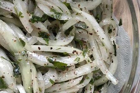 Лук маринованный