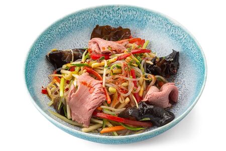 Салат с сочным ростбифом