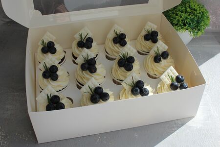 Большой набор капкейков в подарок, в офис