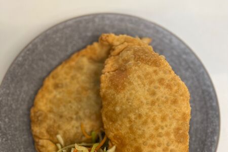 Хушууры (чебуреки)