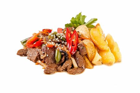 Говядина чили с картофелем по-деревенски