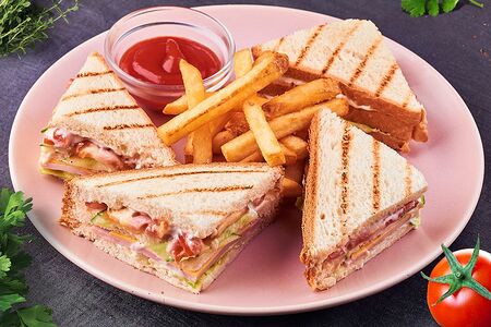 Клаб-сэндвич с ветчиной