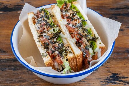 Сэндвич с тунцом