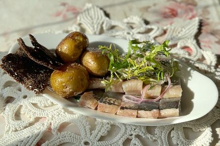 Филе сельди пряного посола с картофелем