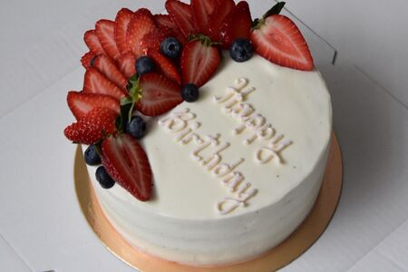 Черничный торт на миндальных коржах