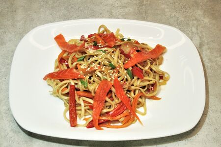 Удон с лососем