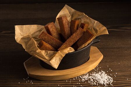 Гренки чесночные