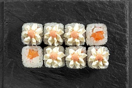 Ролл Спайси с лососем