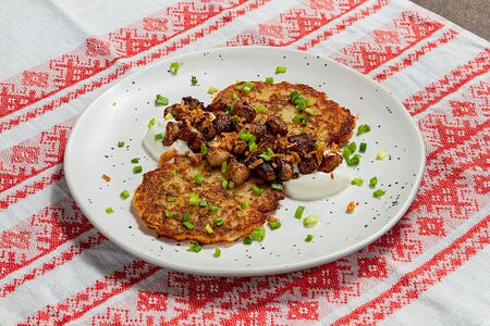 Драники со шкварками