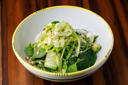 Зеленый салат