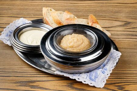 Икра щучья с тостами