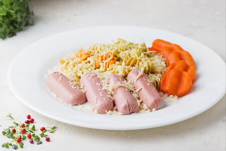 Сосиски мини с отварными макаронами
