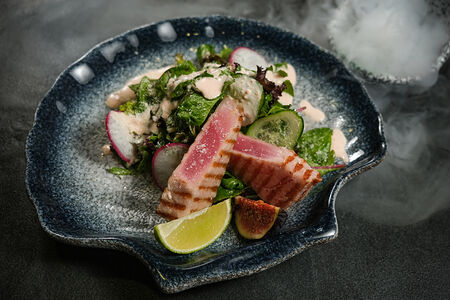 Салат с тунцом