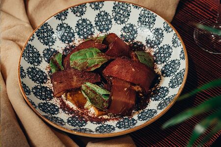 Салат с бастурмой