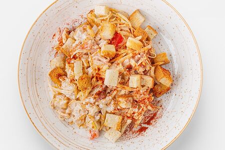 Салат с курицей и ананасами