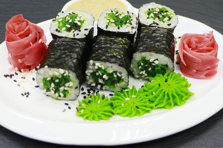 Ролл мини с Чукой