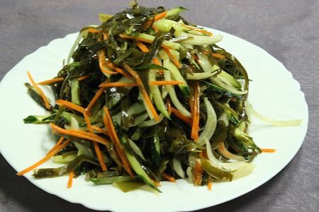 Салат с кальмаром и сладким перцем