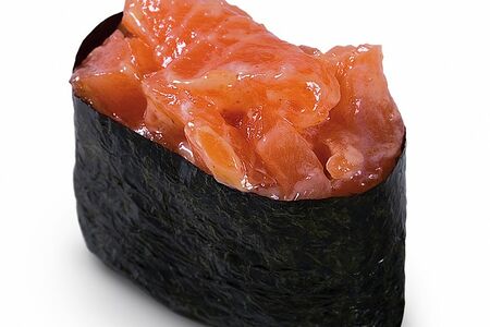 Гункан с лососем