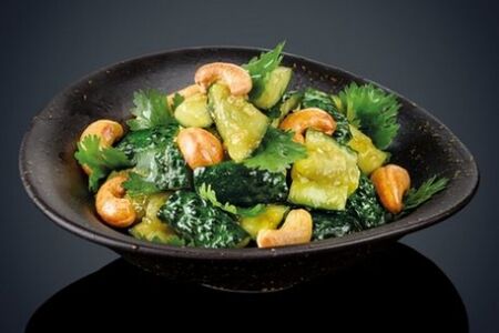 Салат из битых огурцов