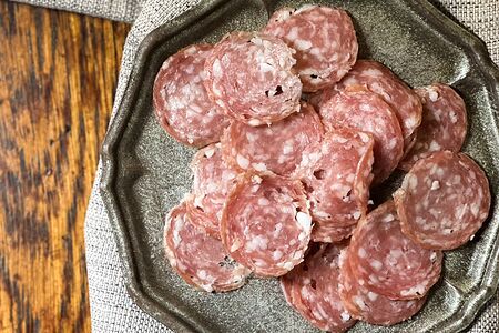 Салями с орехами