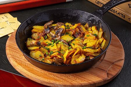 Картофель, жаренный с грибами