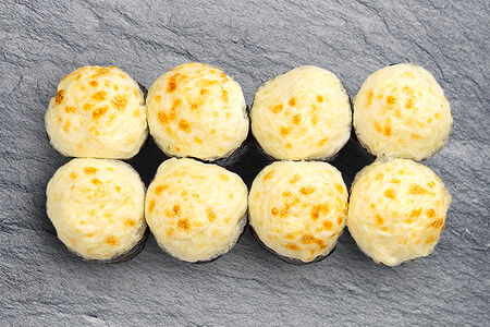 Ролл запеченный с сыром и курицей