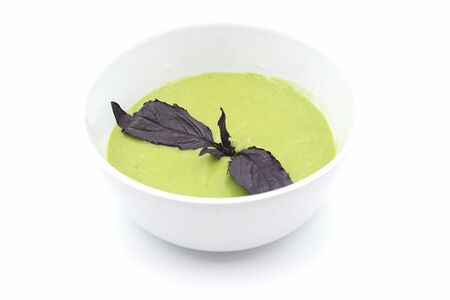 Крем суп из брокколи, цветной капусты и луком порей