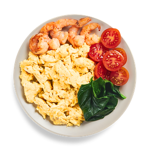 Скрэмбл с креветками и овощами