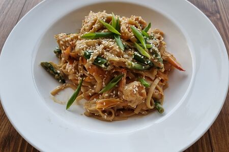 Вок с креветкой