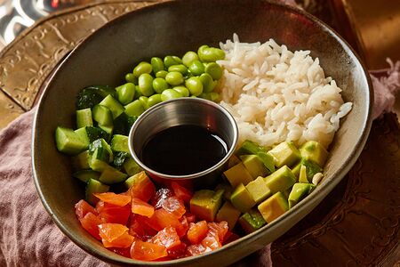 Поке с лососем