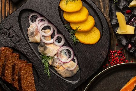 Селедочка с печеным картофелем