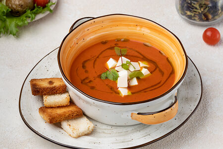 Томатный суп с сыром фета