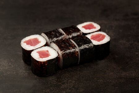 Маки с тунцом