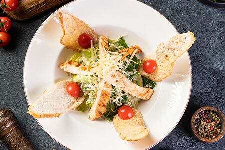 Цезарь с курицей