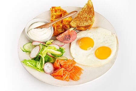 Американский завтрак с лососем