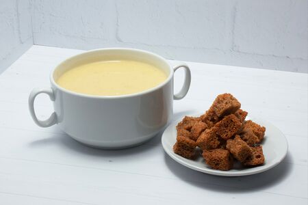 Cуп-крем сырный с сухариками