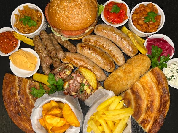 Сербский дворик