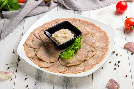 Язык говяжий с хреном