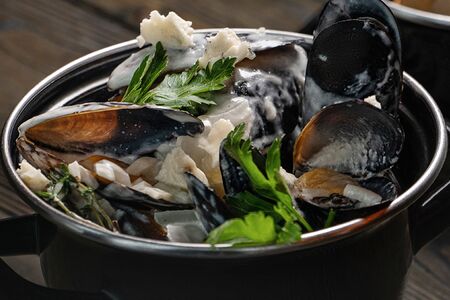 Мидии с голубым сыром