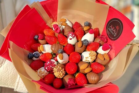 Клубничный букет сборный