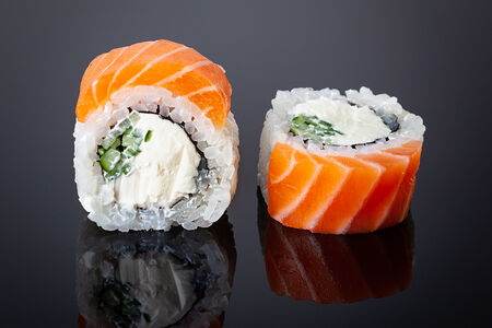 Ролл Фила Лайт с лососем 8 шт