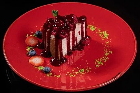 Чизкейк с малиной