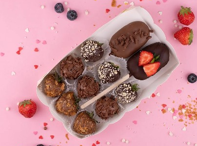 Набор Эскимо в шоколадной глазуре с клубникой в шоколаде