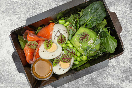 Протеиновая коробка с семгой и авокадо