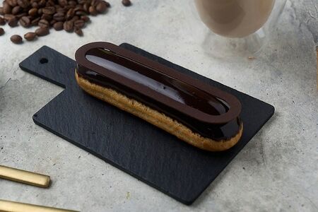 Эклер шоколад