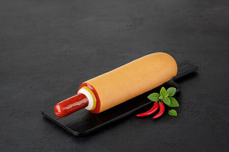 Французский хот-дог с чоризо колбаской