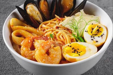 Корейский рамен с морепродуктами