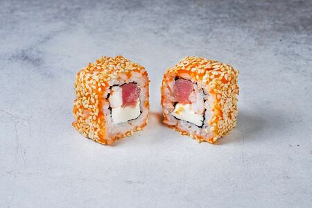 Ролл с тунцом и креветкой