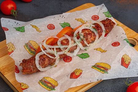 Люля-кебаб cвинoй в боксе